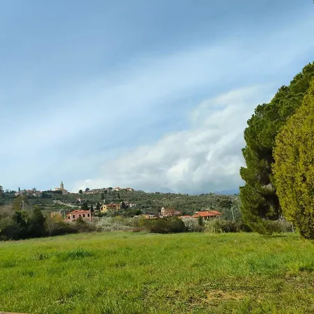 Apartment Host4u - Cozy Loft At Rambaldy's Castle In Imperia Poggi