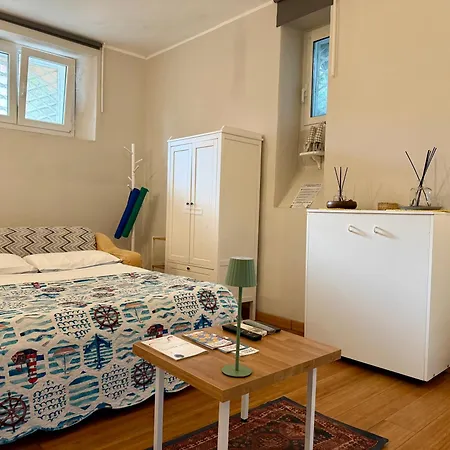 Host4u Imperia - Cozy Loft At Historical Rambaldy's Castle Διαμέρισμα