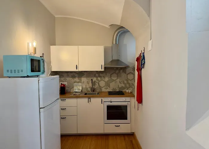 Host4u - Cozy Loft At Rambaldy's Castle In Imperia *