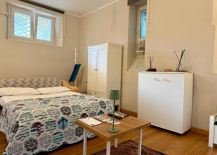 Host4u - Cozy Loft At Rambaldy's Castle In Imperia Διαμέρισμα