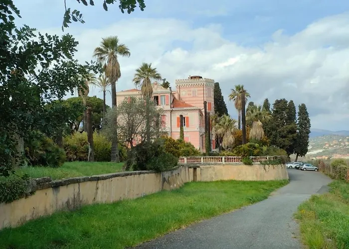 Host4u - Cozy Loft At Rambaldy's Castle In Imperia Διαμέρισμα *