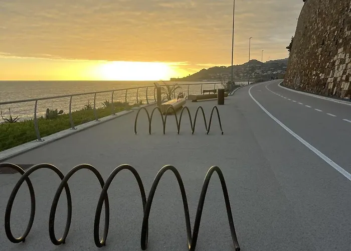 Host4u - Cozy Loft At Rambaldy's Castle In Imperia Apartment Poggi