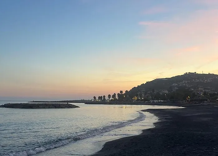 Host4u - Cozy Loft At Rambaldy's Castle In Imperia *